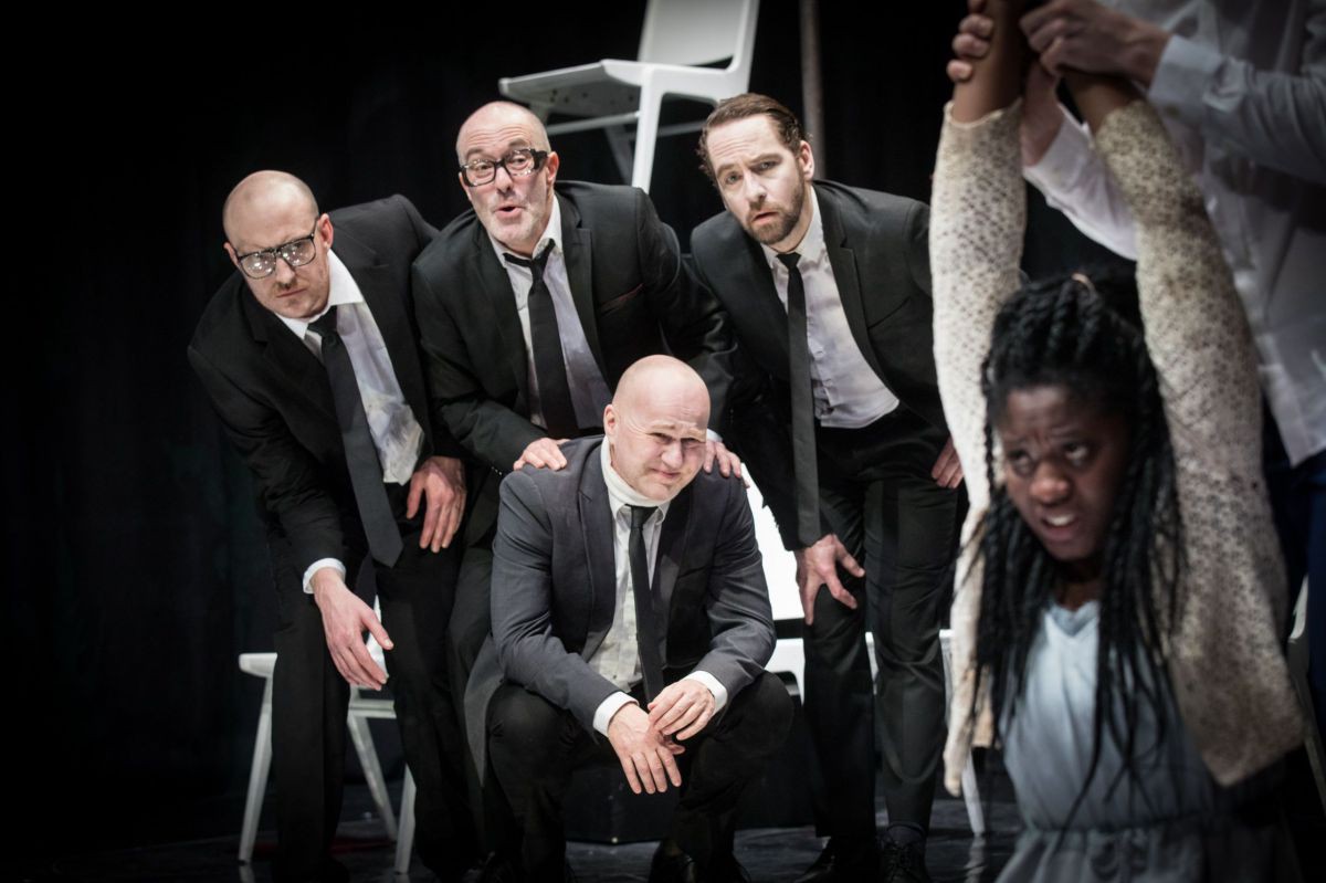© Anna Stöcher Alexander Braunshör, Jens Claßen, Sven Kaschte, Georg Schubert und Nancy Mensah-Offei, (Ein) Kätchen.Traum, TAG Theater