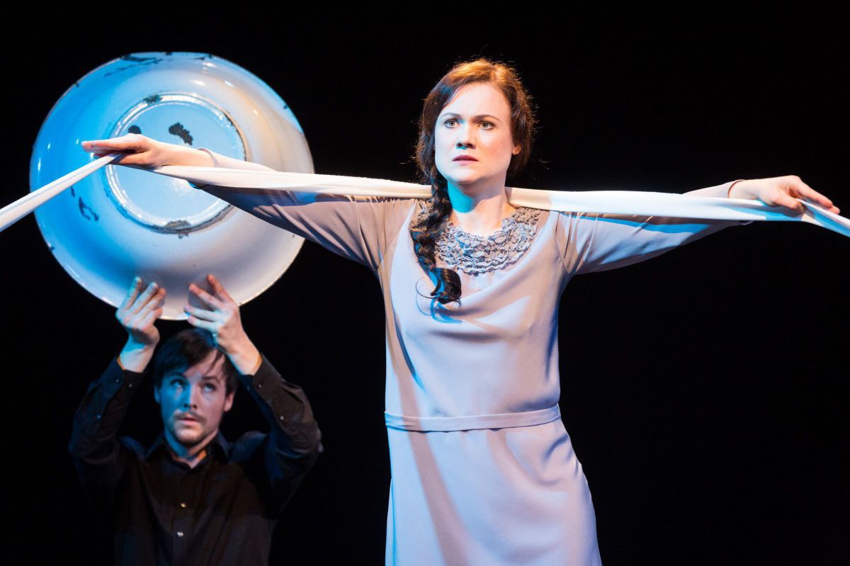 © Anna Stöcher Raphael Nicholas und Julia Schranz, Das Spiel: Die Möwe, TAG Theater