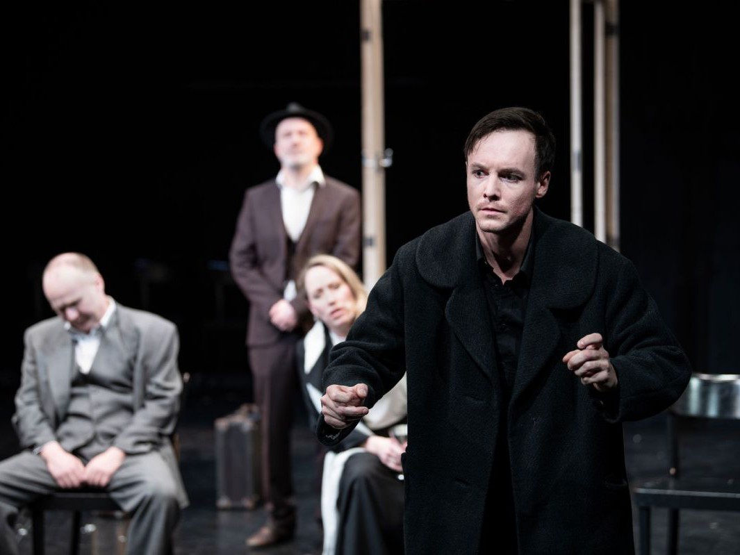 Georg Schubert, Jens Claßen, Michaela Kaspar und Raphael Nicholas, Kirschgarten, TAG Theater Georg Schubert, Jens Claßen, Michaela Kaspar und Raphael Nicholas, Kirschgarten, TAG Theater