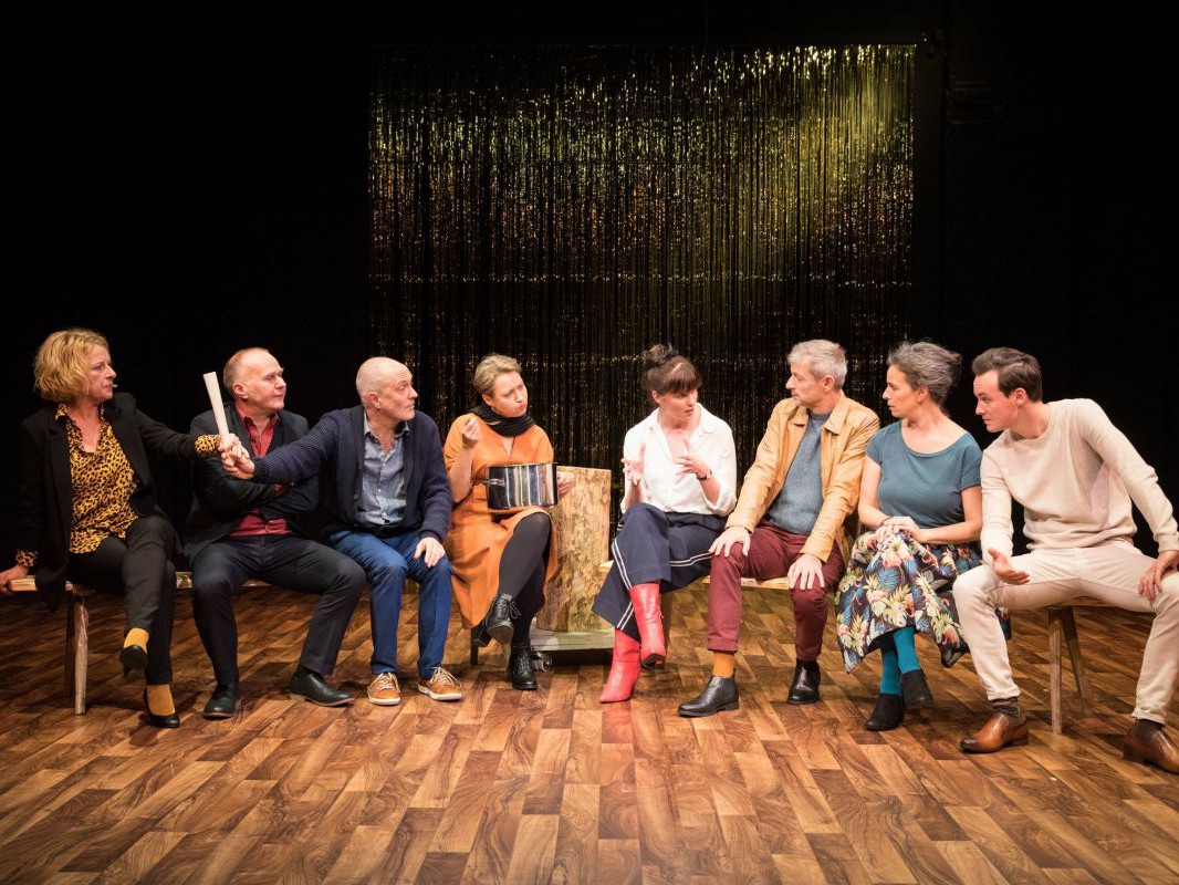 Monika Klengel, Georg Schubert, Jens Claßen, Beatrix Brunschko, Lisa Schrammel, Lorenz Kabas, Juliette Eröd und Raphael Nicholas, Der Untergang des österreichischen Imperiums, TAG Theater Monika Klengel, Georg Schubert, Jens Claßen, Beatrix Brunschko, Lisa Schrammel, Lorenz Kabas, Juliette Eröd und Raphael Nicholas, Der Untergang des österreichischen Imperiums, TAG Theater