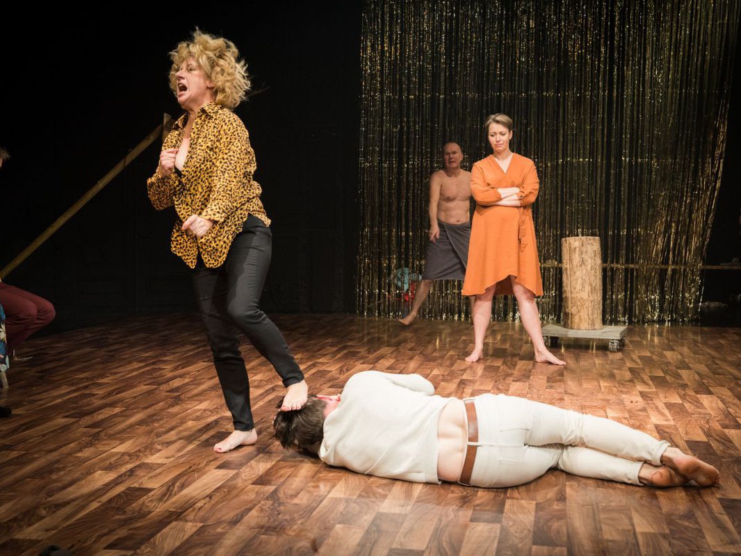 Lorenz Kabas, Monika Klengel, Raphael Nicholas, Georg Schubert und Beatrix Brunschko, Der Untergang des österreichischen Imperiums, TAG Theater Lorenz Kabas, Monika Klengel, Raphael Nicholas, Georg Schubert und Beatrix Brunschko, Der Untergang des österreichischen Imperiums, TAG Theater