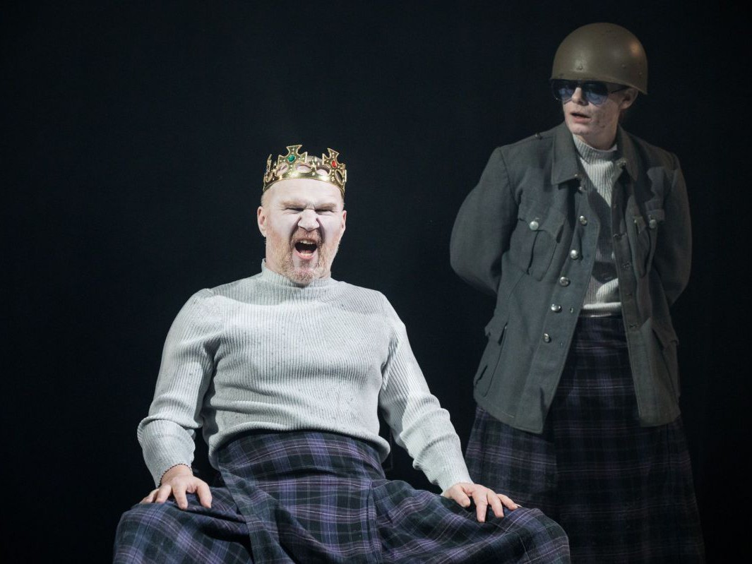 Georg Schubert mit Krone, Macbeth, TAG Theater Georg Schubert mit Krone, Macbeth, TAG Theater