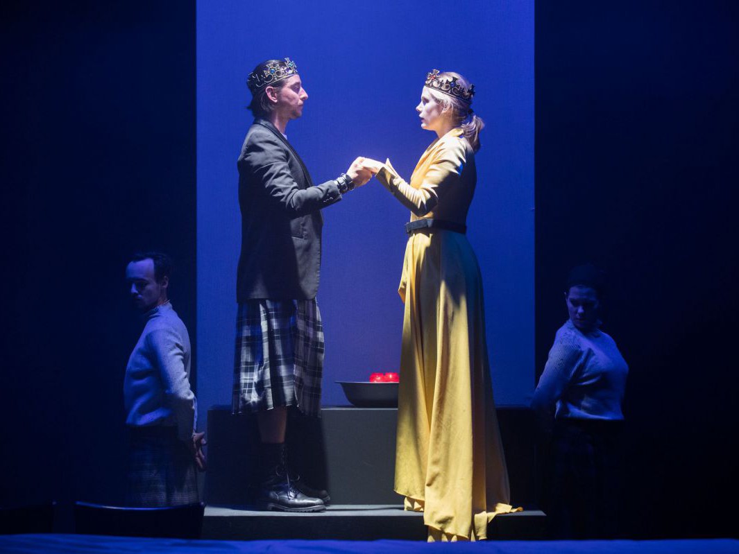 Julian Loidl und Elisa Seydel als König und Königin, Macbeth, TAG Theater Julian Loidl und Elisa Seydel als König und Königin, Macbeth, TAG Theater