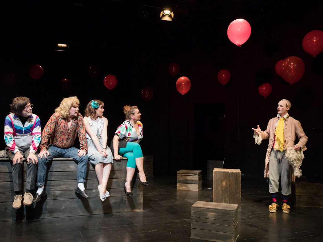 Jens Claßen, Georg Schubert, Lisa Schrammel, Petra Strasser und Raphael Nicholas, Unterm Strich TAG Theater Jens Claßen, Georg Schubert, Lisa Schrammel, Petra Strasser und Raphael Nicholas, Unterm Strich TAG Theater