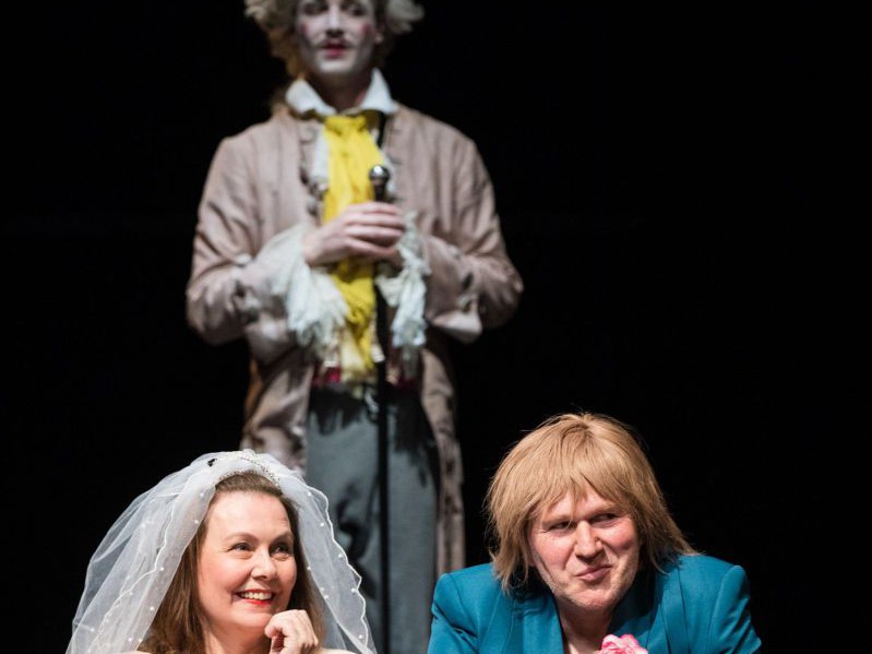 Petra Strasser, Raphael Nicholas und Georg Schubert, Unterm Strich, TAG Theater Petra Strasser, Raphael Nicholas und Georg Schubert, Unterm Strich, TAG Theater