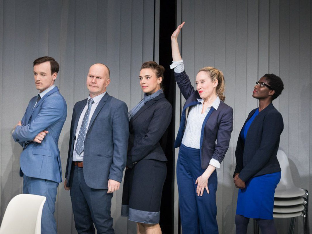 Raphael Nicholas, Georg Schubert, Elisabeth Veit, Michaela Kaspar und Nancy Mensah-Offei, Weiße Neger sagt man nicht, TAG Theater Raphael Nicholas, Georg Schubert, Elisabeth Veit, Michaela Kaspar und Nancy Mensah-Offei, Weiße Neger sagt man nicht, TAG Theater