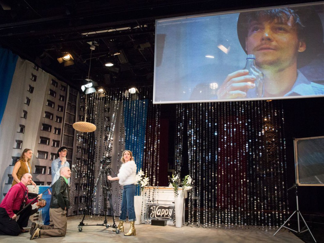 Georg Schubert, Elisabeth Veit, Raphael Nicholas, Jens Claßen und Michaela Kaspar, 13 oder liebt eure Volksvertreter! TAG Theater Georg Schubert, Elisabeth Veit, Raphael Nicholas, Jens Claßen und Michaela Kaspar, 13 oder liebt eure Volksvertreter! TAG Theater
