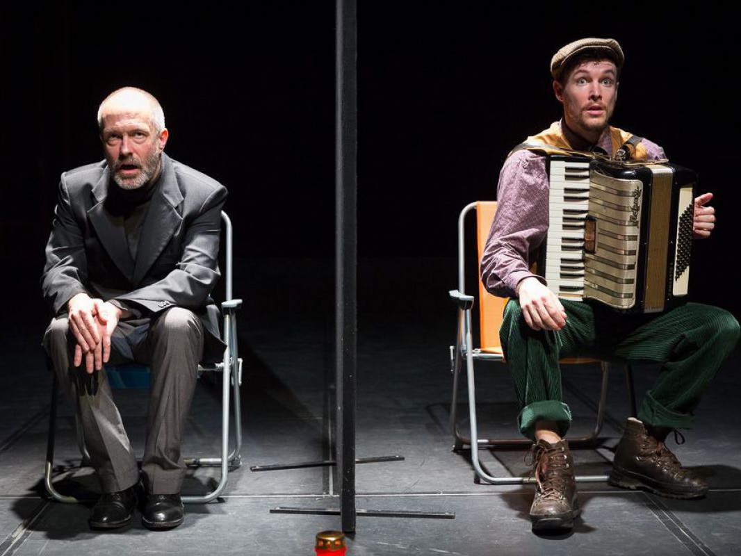 Jens Claßen und Raphael Nicholas mit Akkordeon, Bluad, Rotz und Wossa TAG Theater Jens Claßen und Raphael Nicholas mit Akkordeon, Bluad, Rotz und Wossa TAG Theater