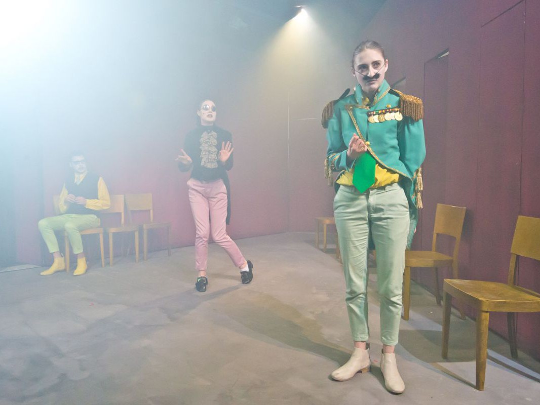 Empöhrt euch, ihr Krähwinkler! Musik und Kunst Privatuniversität der Stadt Wien, TAG Theater Empöhrt euch, ihr Krähwinkler! Musik und Kunst Privatuniversität der Stadt Wien, TAG Theater