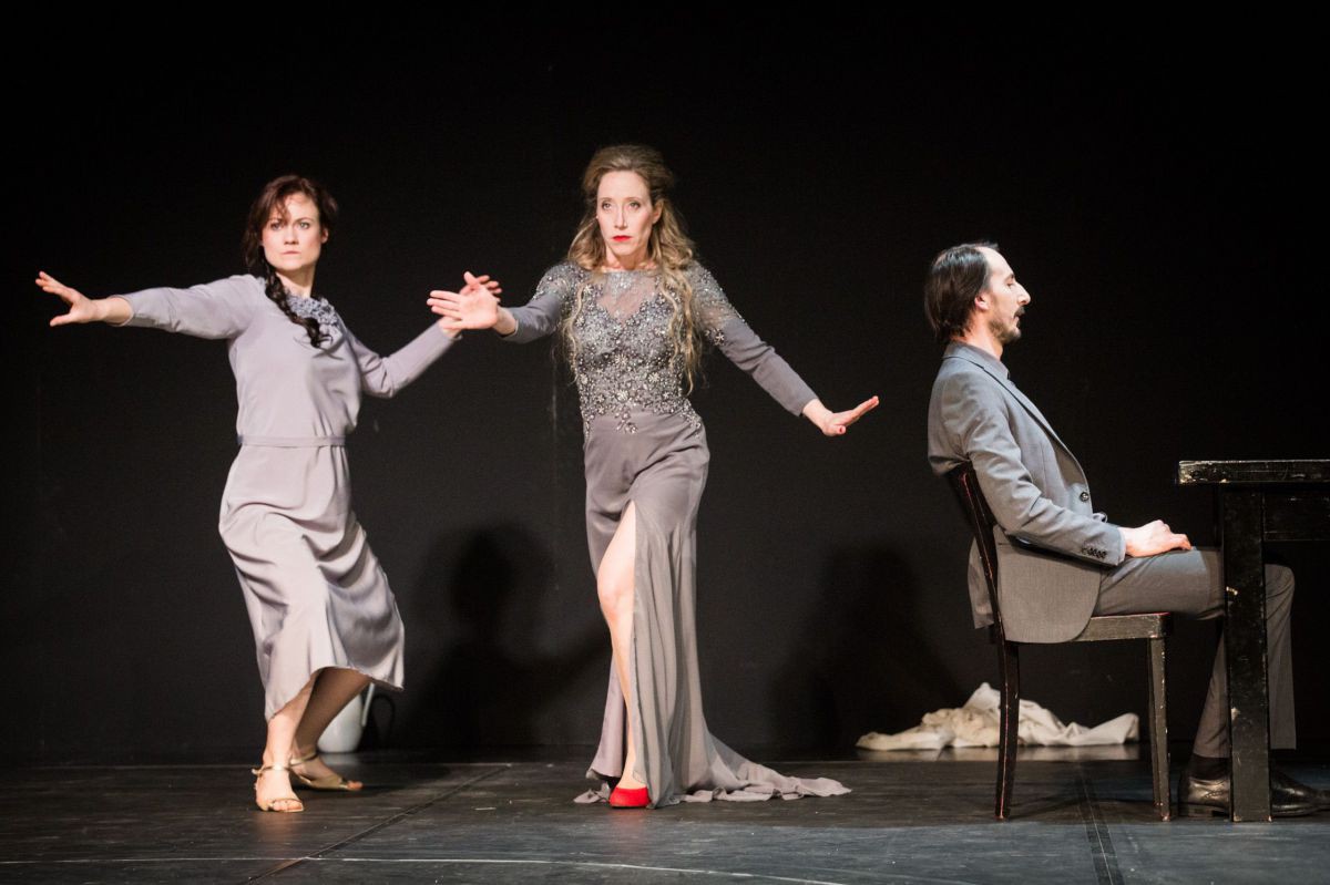 © Anna Stöcher Julia Schranz, Michaela Kaspar und Markus Kofler, Das Spiel: Die Möwe, TAG Theater