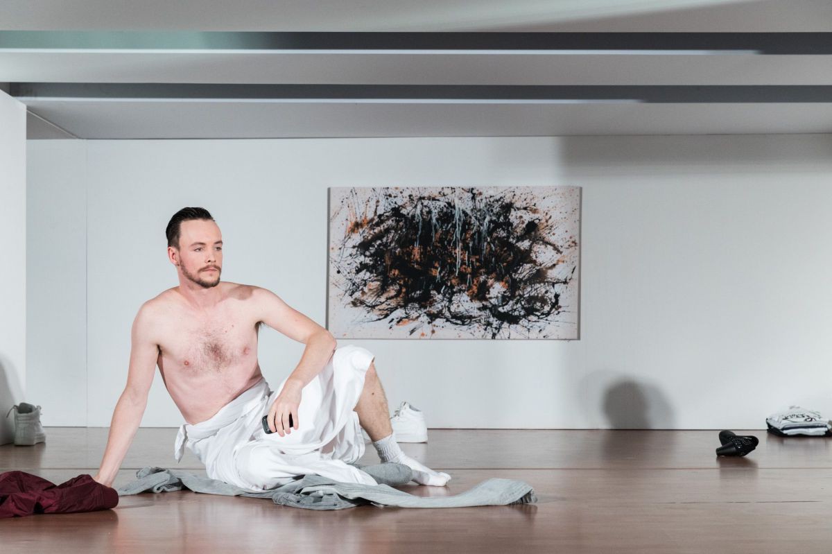 © Anna Stöcher Raphael Nicholas, Der Nachmittag der lebenden Toten, TAG Theater