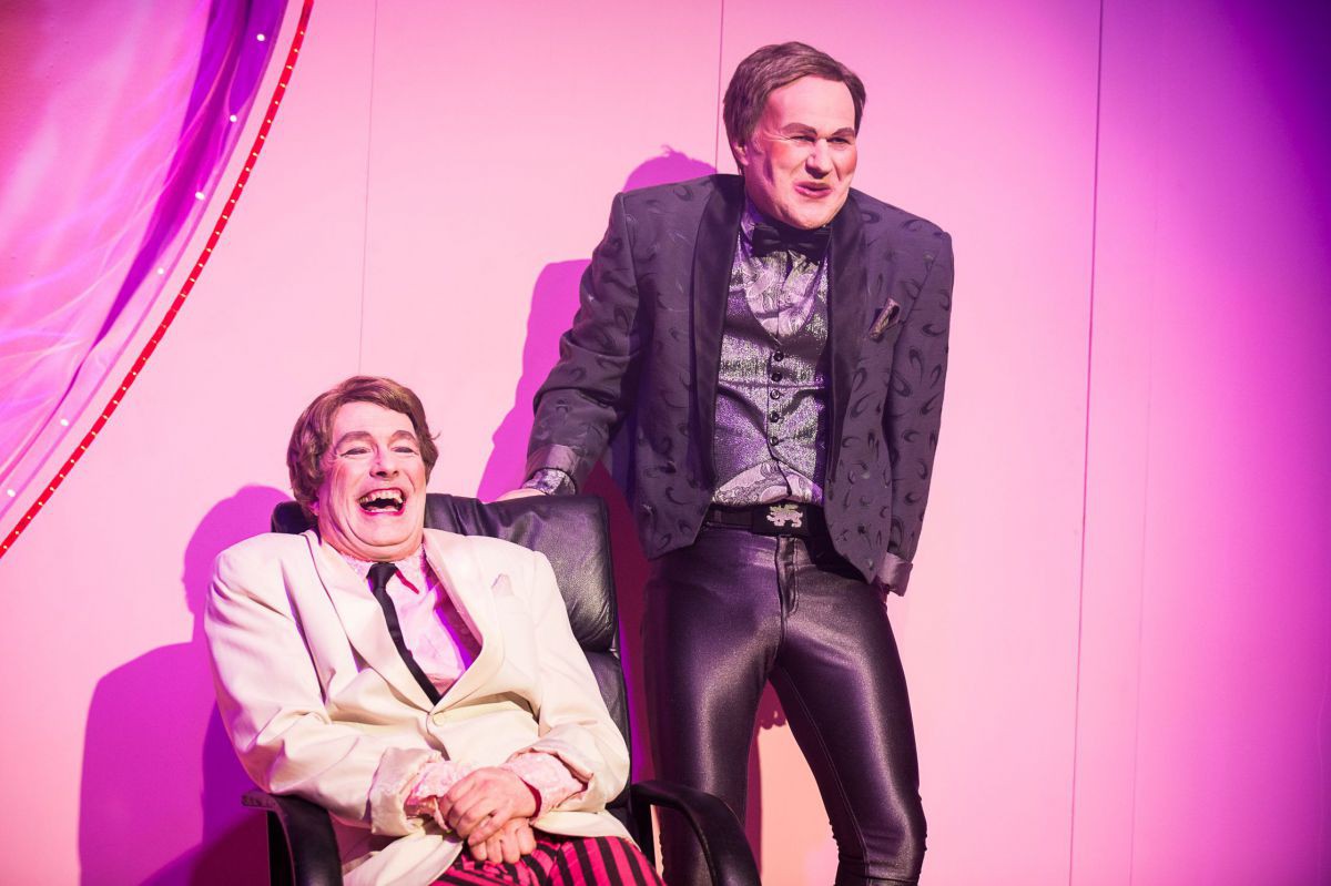 © Anna Stöcher Jens Claßen und Georg Schubert, Kissing Mister Christo, TAG Theater